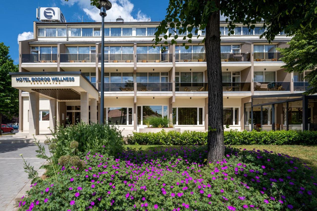 Hotel Bodrog Wellness & Elix Spa Шарошпатак Экстерьер фото